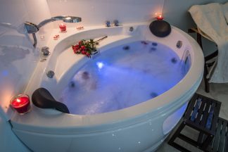 Superior suite with spa bath